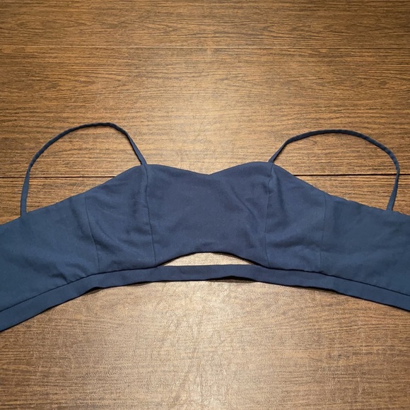 Missguided Ocean Crepe Cut Out Bralet Top in Teal - Picture 6 of 11